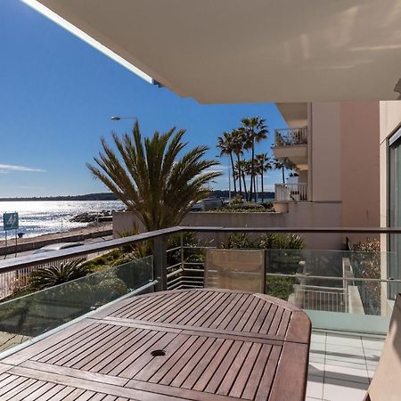 Bright Two Bedroomed Apartment On The Beach In Cannes With Huge Terrace With Fabulous Sea Views - 2001 ภายนอก รูปภาพ