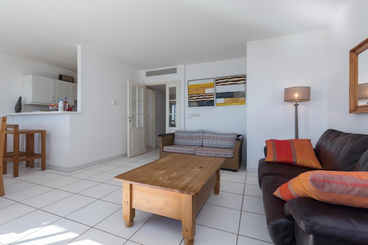 Bright Two Bedroomed Apartment On The Beach In Cannes With Huge Terrace With Fabulous Sea Views - 2001 ภายนอก รูปภาพ