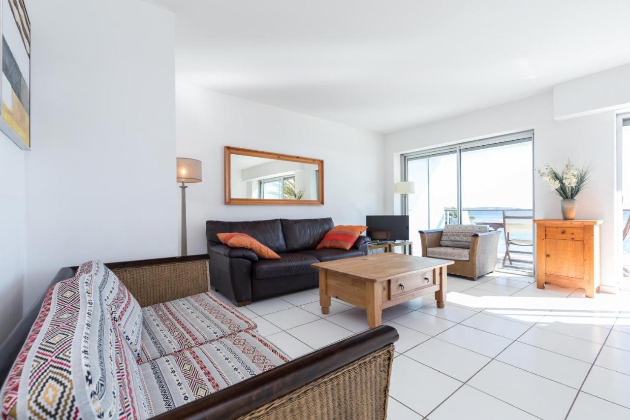 Bright Two Bedroomed Apartment On The Beach In Cannes With Huge Terrace With Fabulous Sea Views - 2001 ภายนอก รูปภาพ