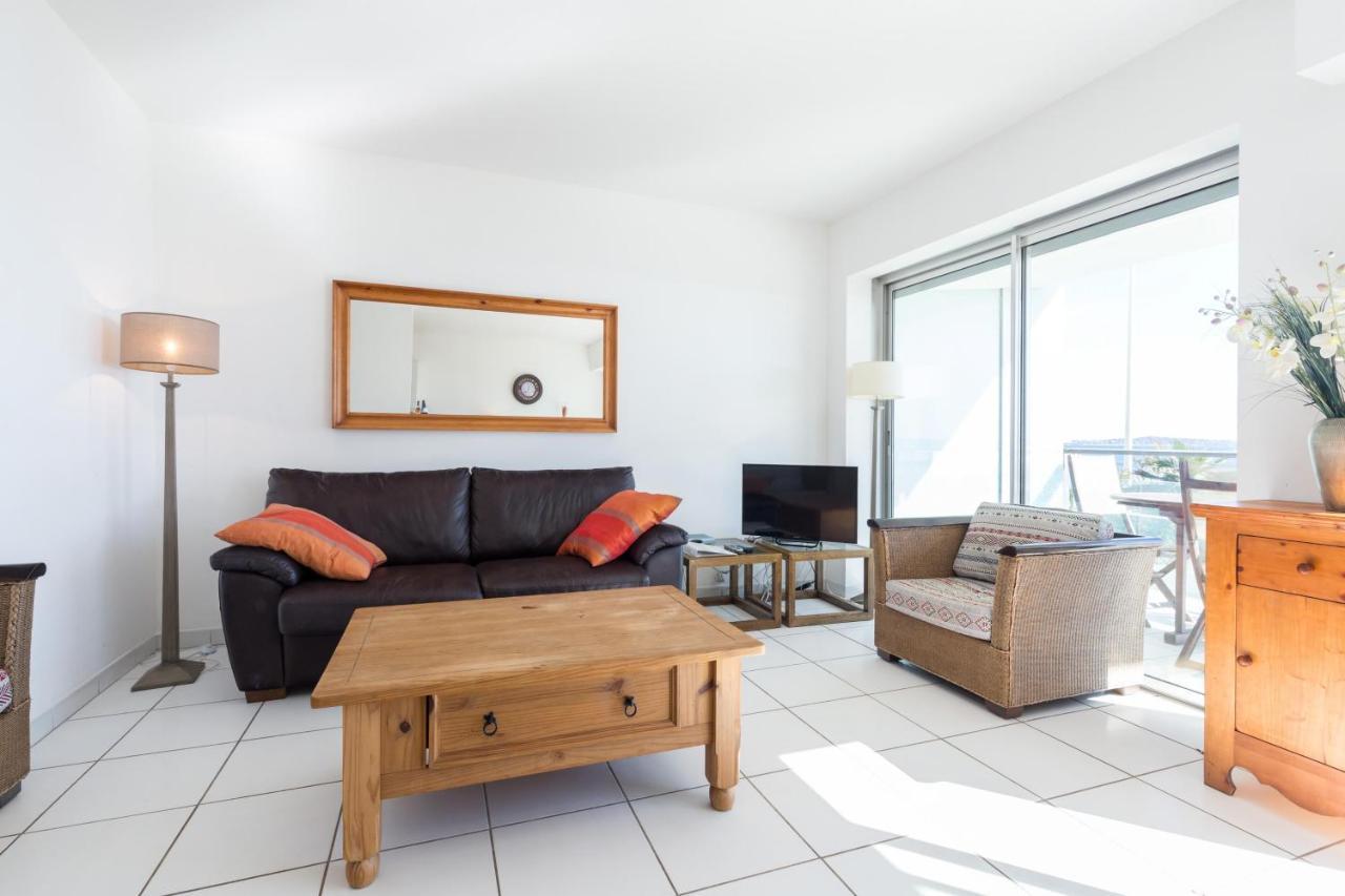 Bright Two Bedroomed Apartment On The Beach In Cannes With Huge Terrace With Fabulous Sea Views - 2001 ภายนอก รูปภาพ